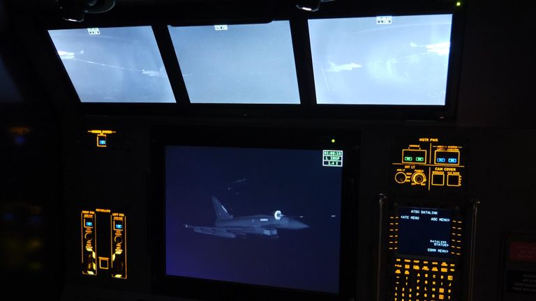 Typhoon může hlavovat až čtyři tuny paliva najednou