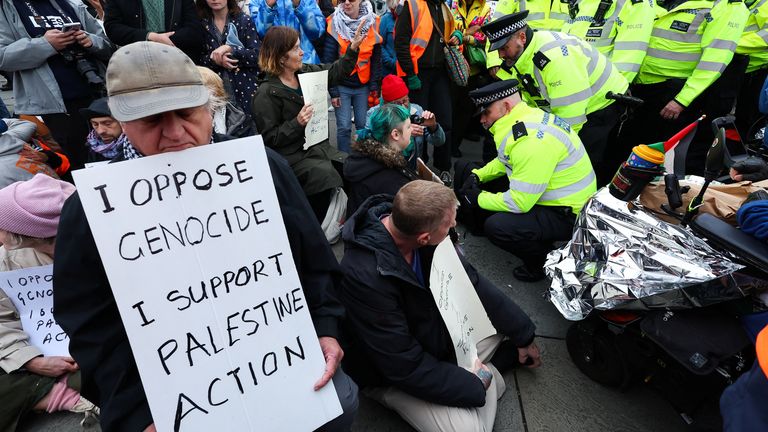 Protesty proti zákazu britské vlády na palestinské akci