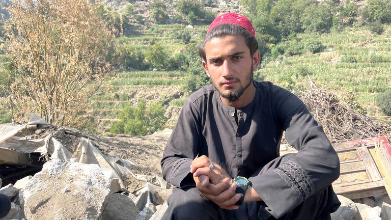 Saied Rahman během zemětřesení vytáhl Rahmanullaha ze svého domova