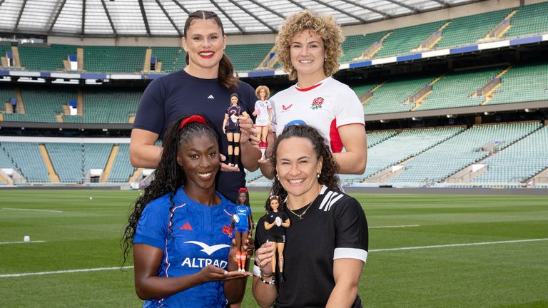 (LR) Ilona Maher (USA), Ellie Kildunne (Eng), Nassira Konde (FRA) a Portia Woodman-Wickliffe (NZ) 