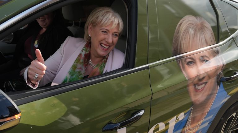 Prezidentský kandidát Fine Gael Heather Humphreys na kampani v Dublinu. Pic: Pa