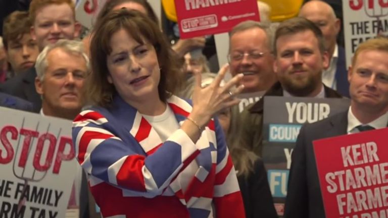 Victoria Atkins řekla, že Jilly Cooper je „šampiónem venkova“