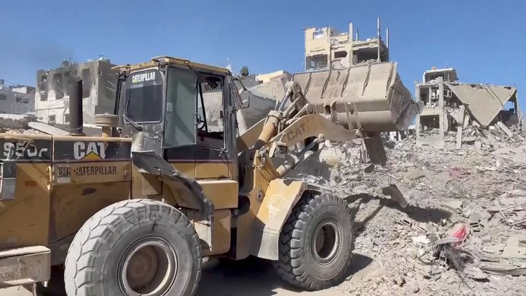 Buldozer pohybuje rutinou