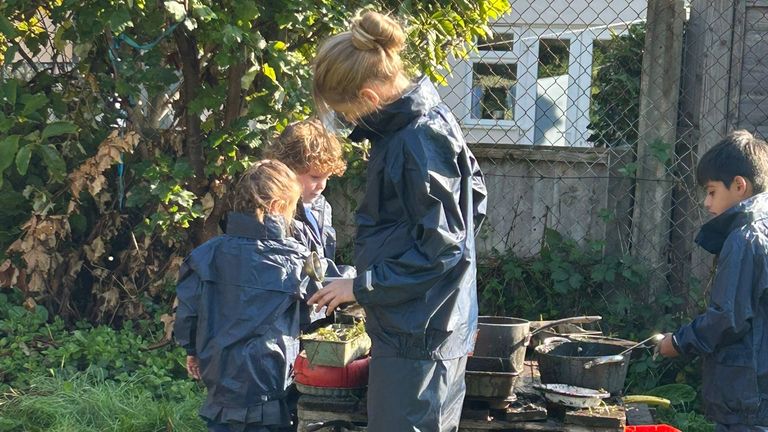 Čas v přírodě může mít skutečný rozdíl pro děti bojující s jejich duševním zdravím, říkají učitelé