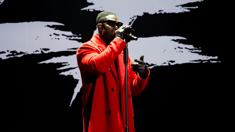 Ghetts na pódiu na 2024 Mobos, který se konal v Sheffieldu. Pic: Donnie Sunshine/ Mobo 2024