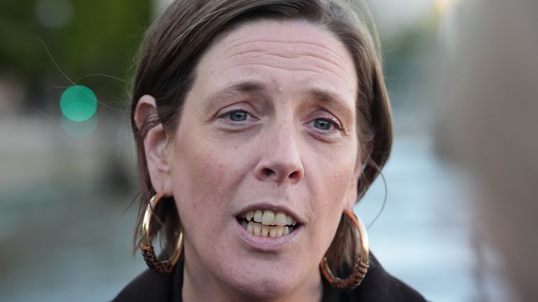 Ministr pro ochranu Jess Phillips čelil výzvám k rezignaci. Obrázek: PA