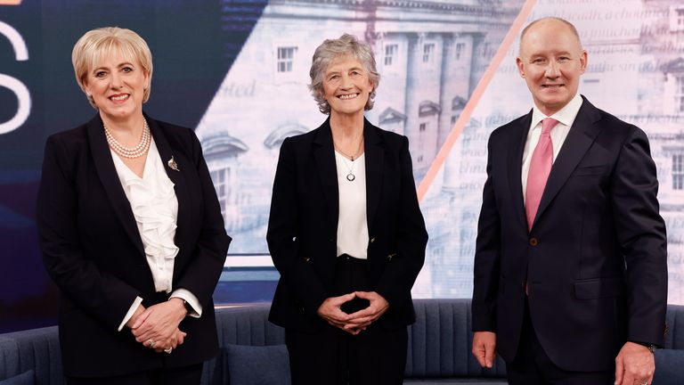 (LR) Heather Humphreys, Catherine Connolly a Jim Gavin v televizní debatě vysílané RTE v neděli. Pic: Pa