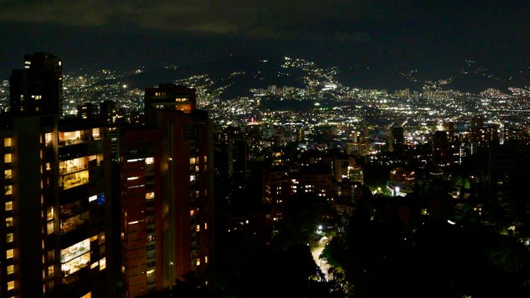 Medellin byl domovem Pablo Escobaru a drogy se široce obchodují na svých ulicích